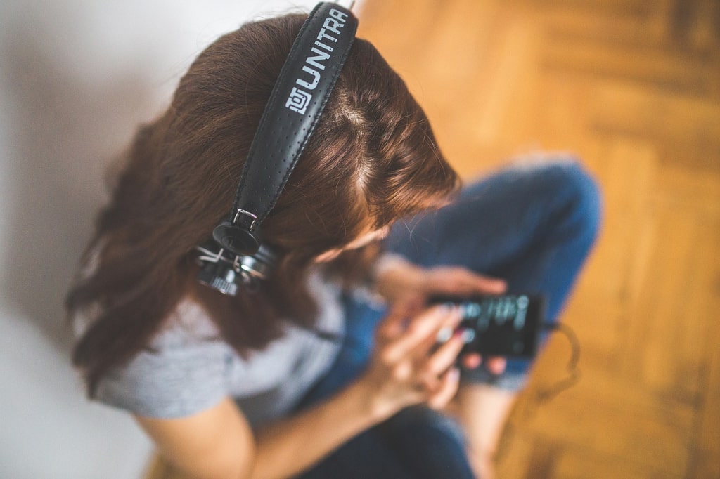 The Best Personal Development Podcasts You Need To Listen To